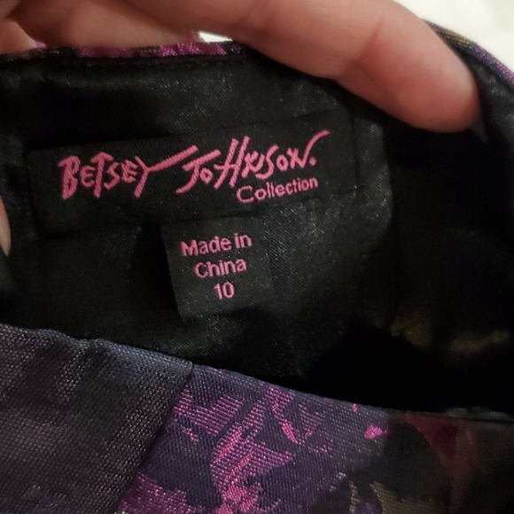 Dress - Picture 7 of 8